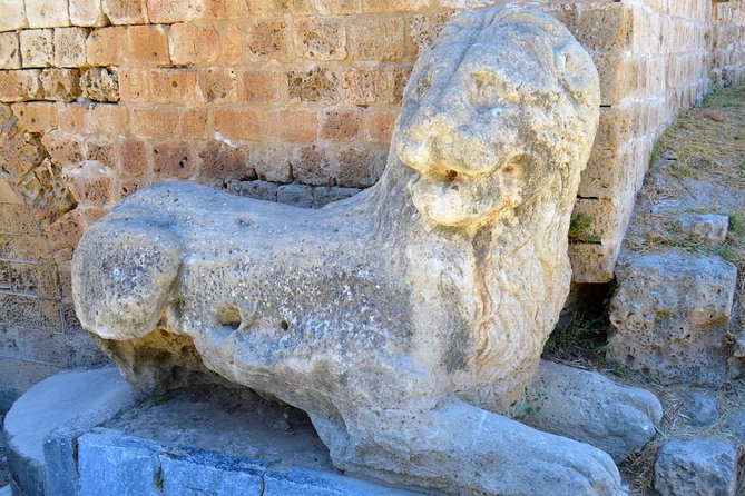 Ghost-Town Famagusta Mini Bus Tour from Protaras and Ayia Napa - Stop 2: the walled city, castle walls, and 365 churches