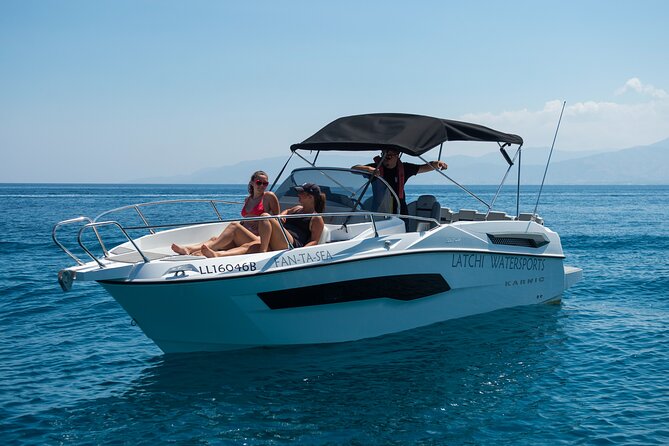 Karnic SL702 boat with driver, WC,Cabin, BT music and shower - Key highlights to know before you go