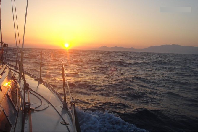 Private cruise with a sailing yacht Koursaros - Choosing morning (9:30) or afternoon (15:30) for the vibe you want