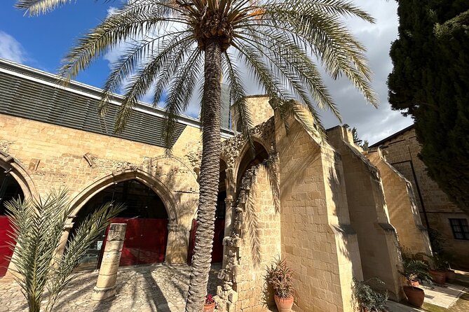 Private guided Tour of Nikosia Oldtown with Border Crossing - Bandabuliya Municipal Market: Art Deco style and a working bazaar feel