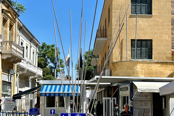 Private guided Tour of Nikosia Oldtown with Border Crossing - Ledra Street crossing and the Green Line promenade