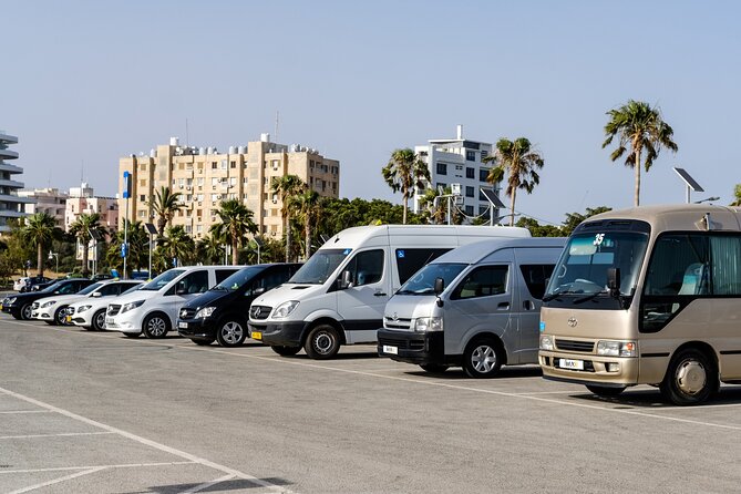 Private Transfer: Larnaca Airport to Larnaca District 1-14 pax - The pickup: the part that usually makes or breaks airport days