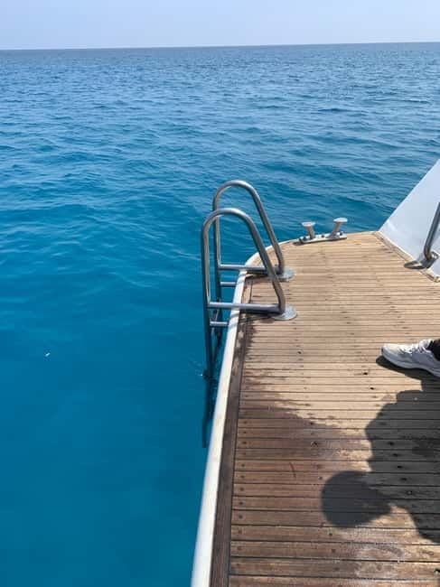Protaras: 80s and 90s Sunset Cruise with Cypriot Dinner & DJ - St Georgios yacht: comfort, cleanliness, and a real dance floor