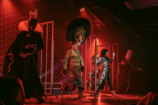 Stardust Variety Dinner Show - Optional cast photos and souvenir moments on arrival