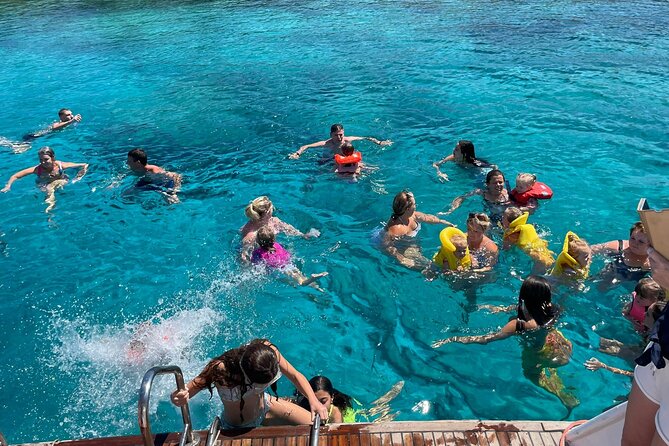 The Mermaid Cruise by Medusa Cruises – 2:30-Hour Family Adventure - Snorkel-friendly Green Bay and what it signals for swimmers