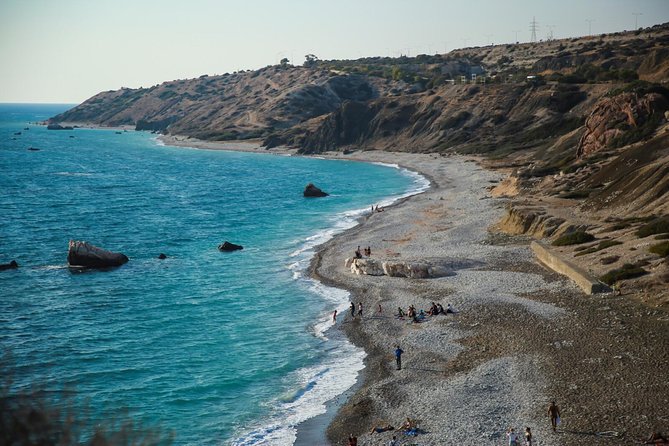 Tour to Troodos, Kykkos Monastery, Omodos and Winery from Paphos - Throni Hill and the Archbishop Makarios III Tomb: the thoughtful pause