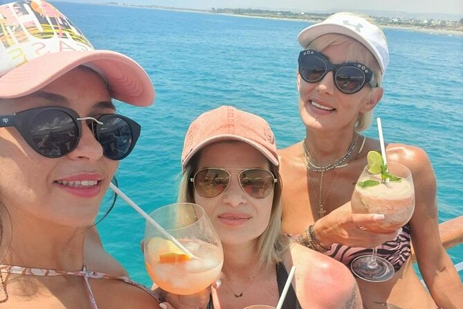 Wave Dancer Sunset BBQ Cruise - The route to Atlantida Bay and what the sunset timing means