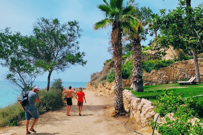 XploreMe! - Coral Bay Scavenger Hunt Outdoor Activity - Price and value: why $18.06 can make sense